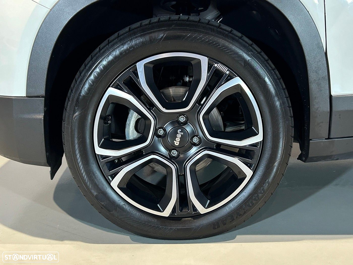 Jeep Avenger - 10