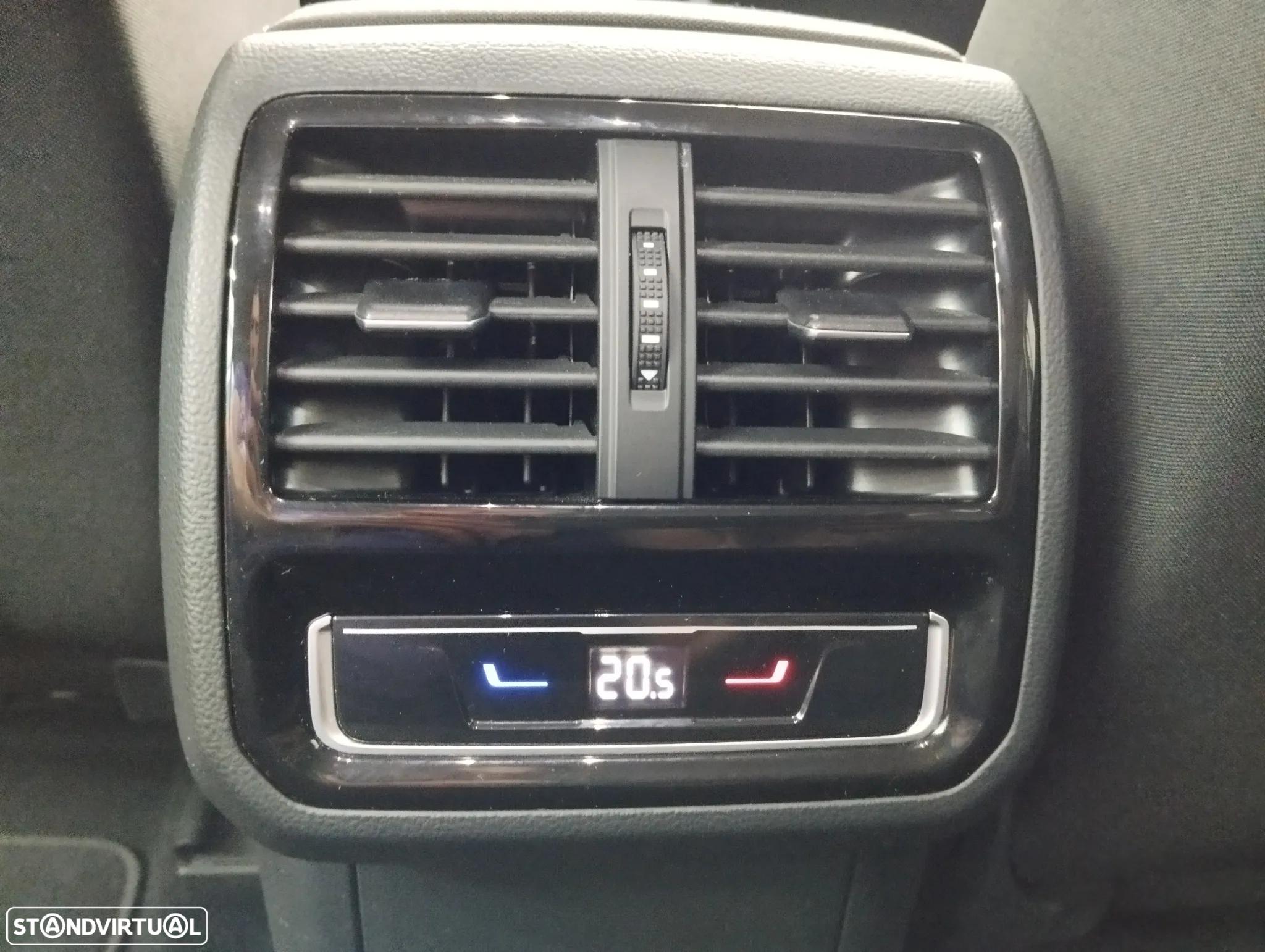 VW Passat Variant 2.0 TDi Business DSG - 12