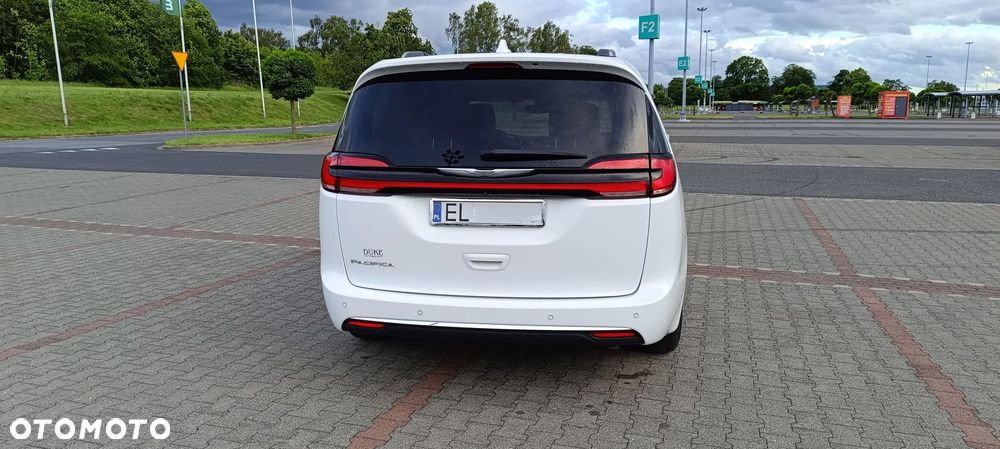 Chrysler Pacifica - 10