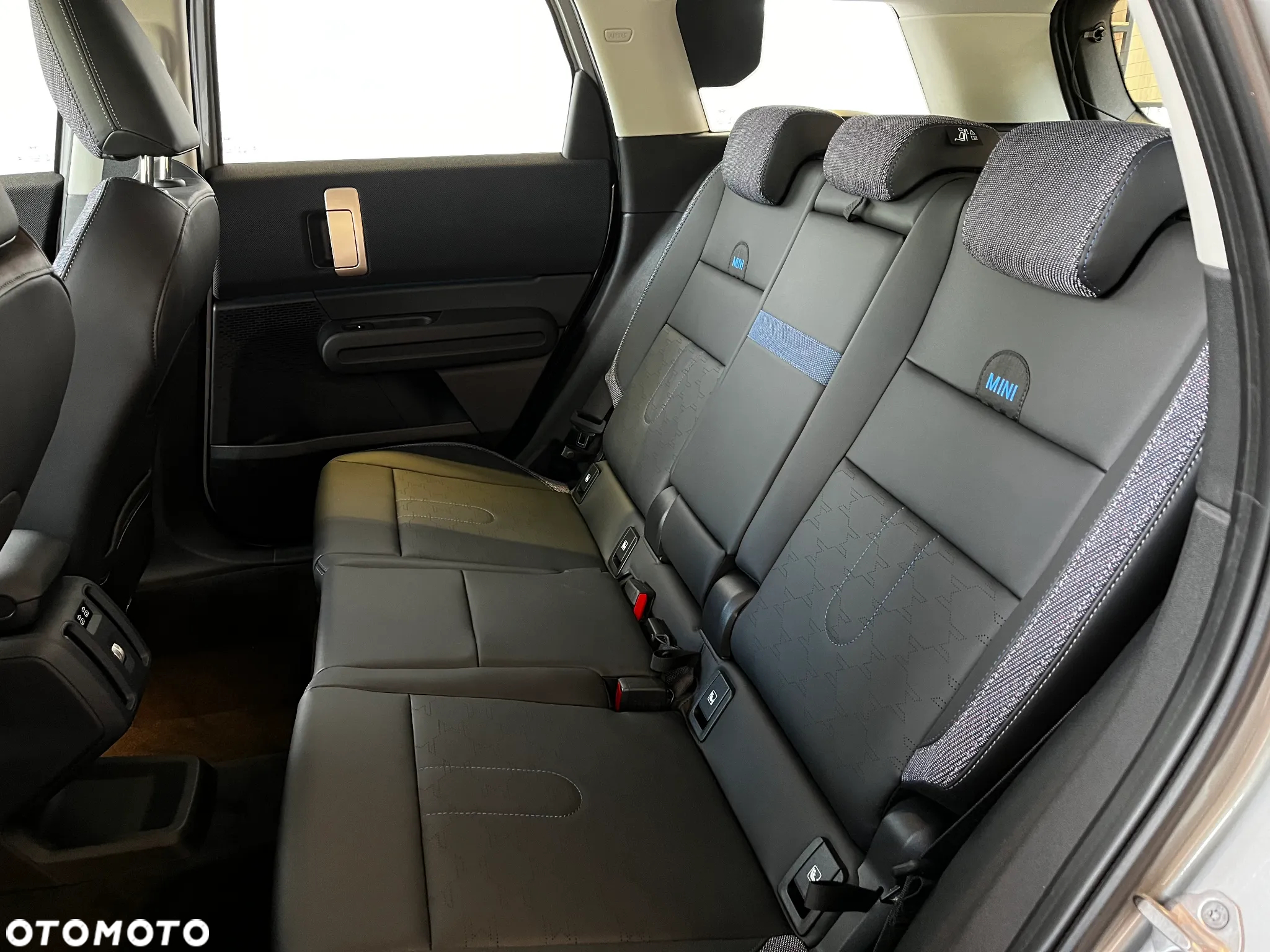 MINI Countryman - 16