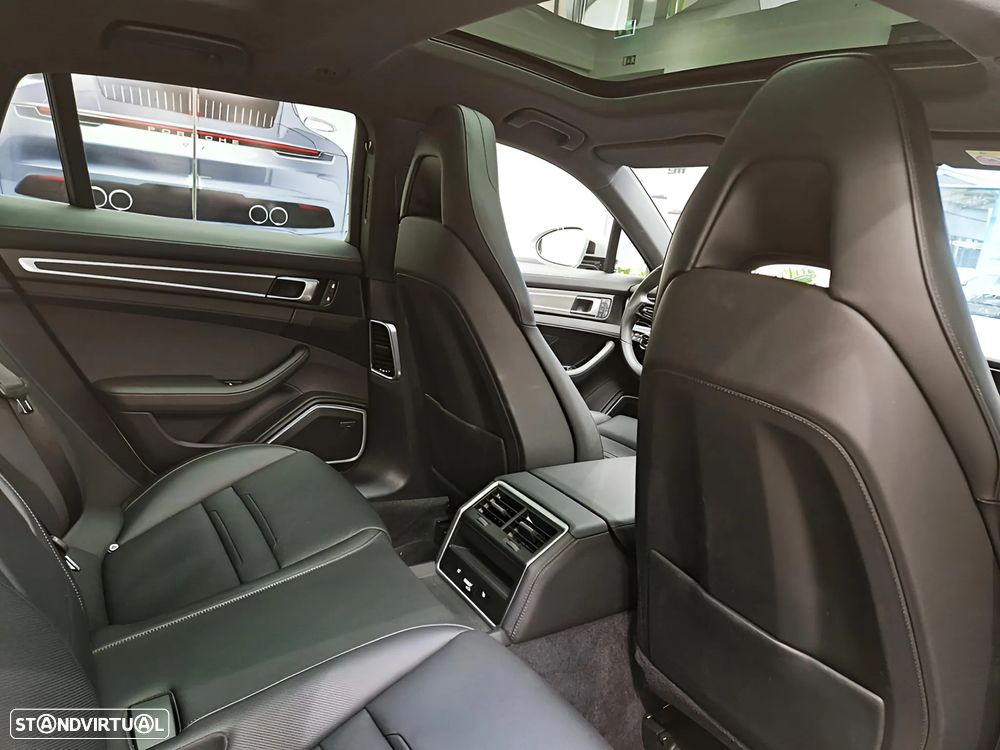 Porsche Panamera Sport Turismo 4 E-Hybrid Platinum Edition PDLS - 42