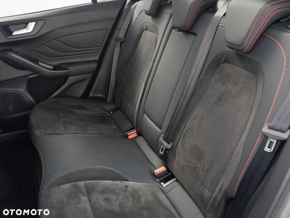 Ford Focus - 25