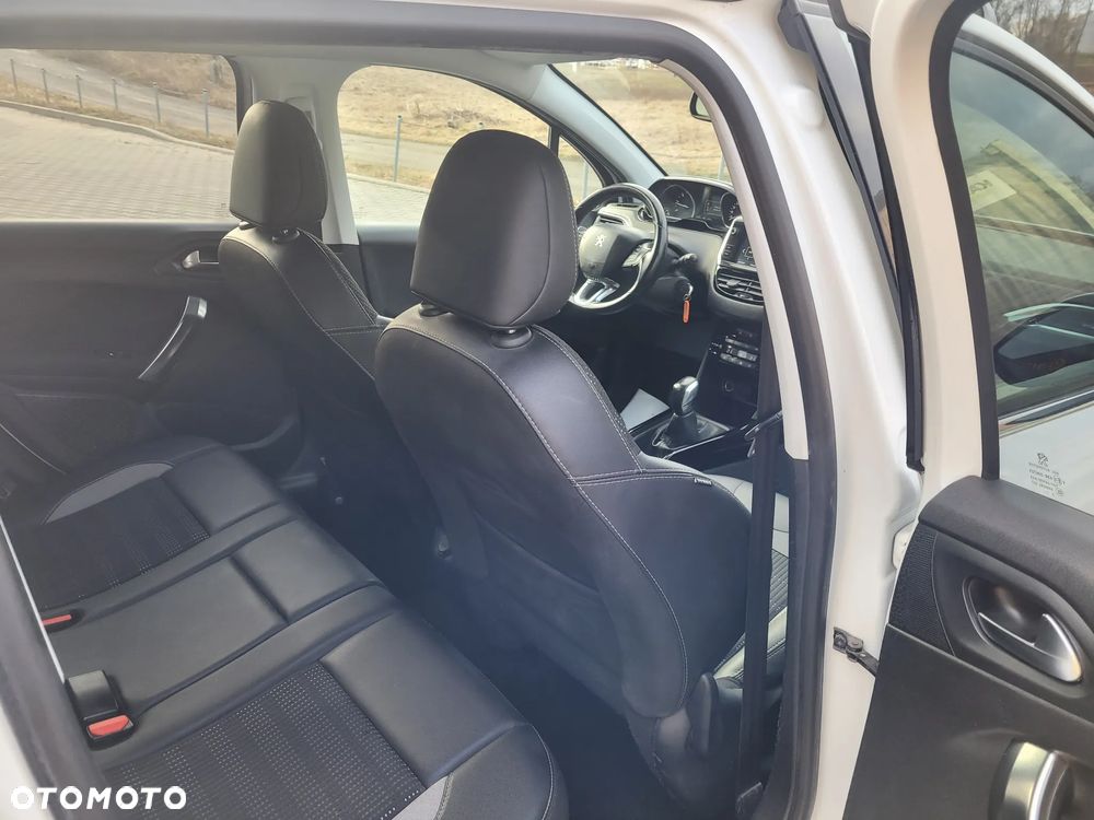 Peugeot 2008 BlueHDi 100 STOP & START Allure - 20