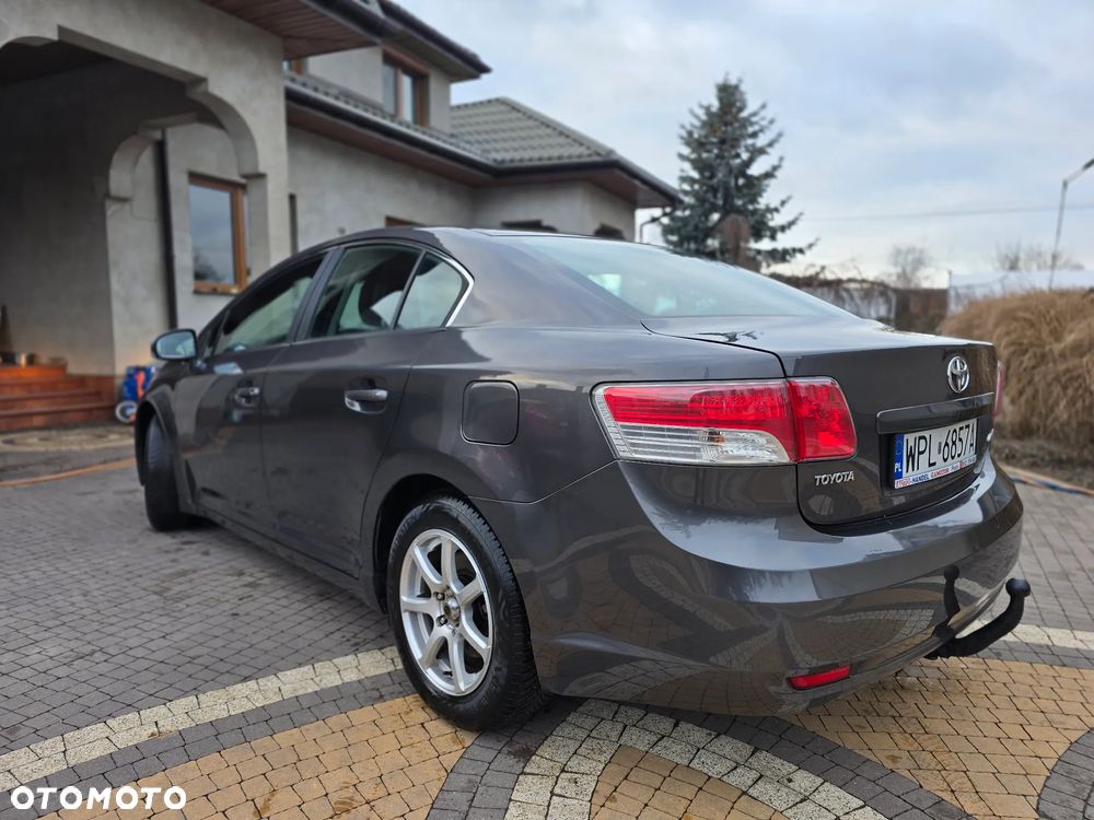 Toyota Avensis - 7