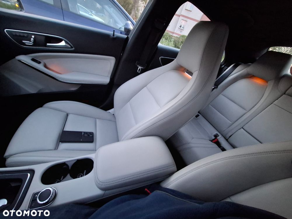 Mercedes-Benz CLA 250 4Matic 7G-DCT Sport - 19