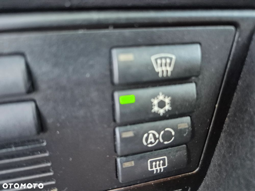 BMW Seria 5 525i - 23