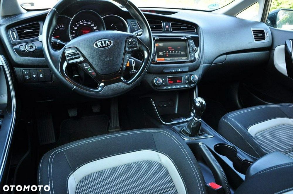 Kia Ceed 1.6 GDI Spirit - 37