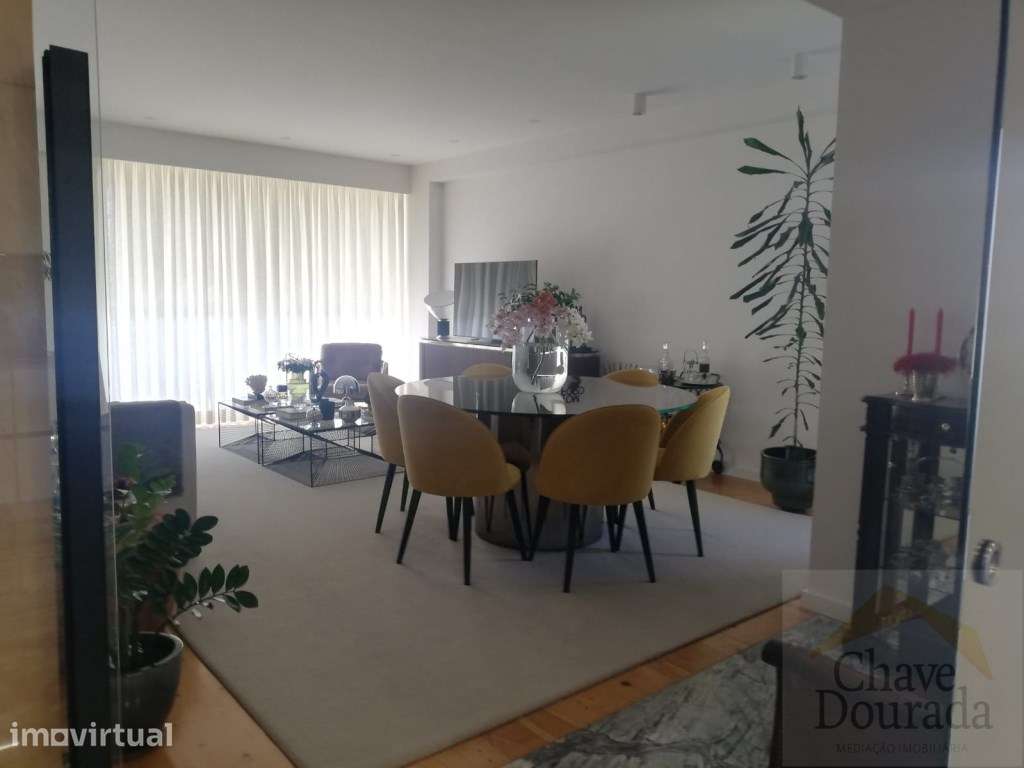Apartamento T3 com varanda e garagem para 2 carros - Grande imagem: 3/41