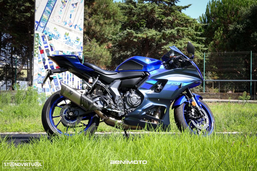 Yamaha R - 8