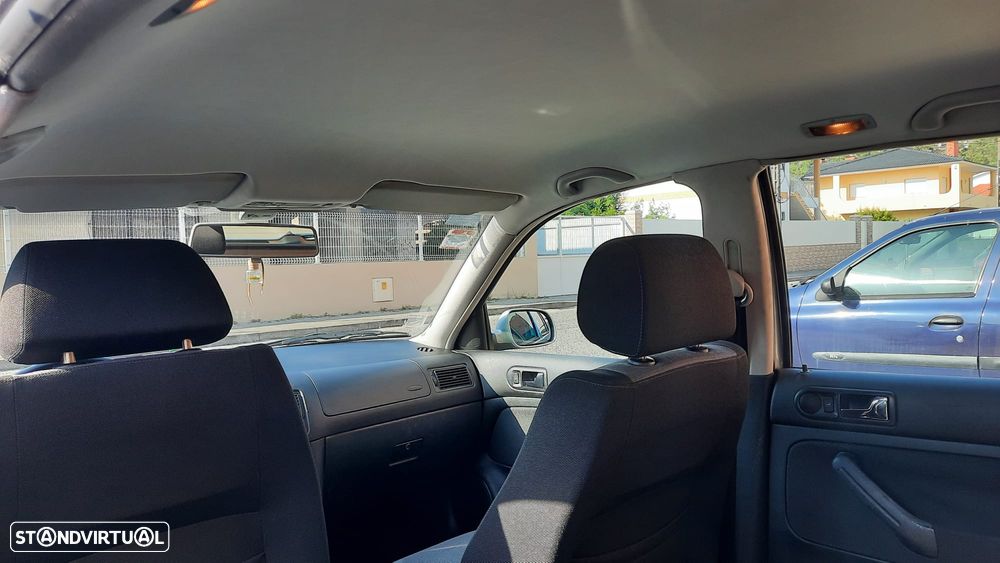 VW Golf 1.4i 25 Anos - 22