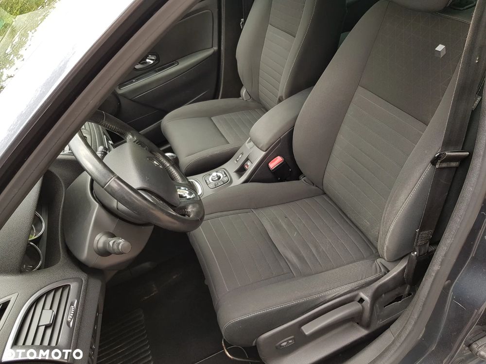 Renault Megane ENERGY dCi 110 Start & Stop LIMITED - 11