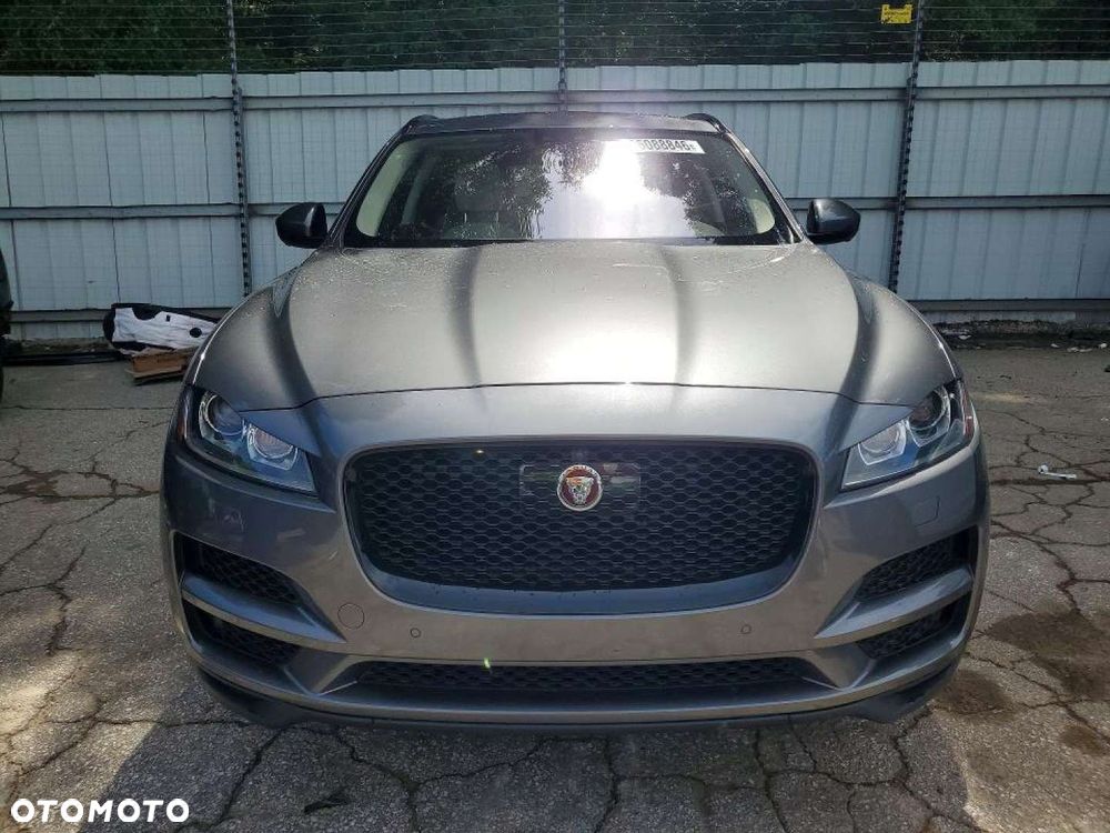Jaguar F-Pace - 7