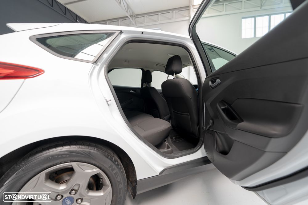 Ford Focus 1.0 SCTi Trend - 25