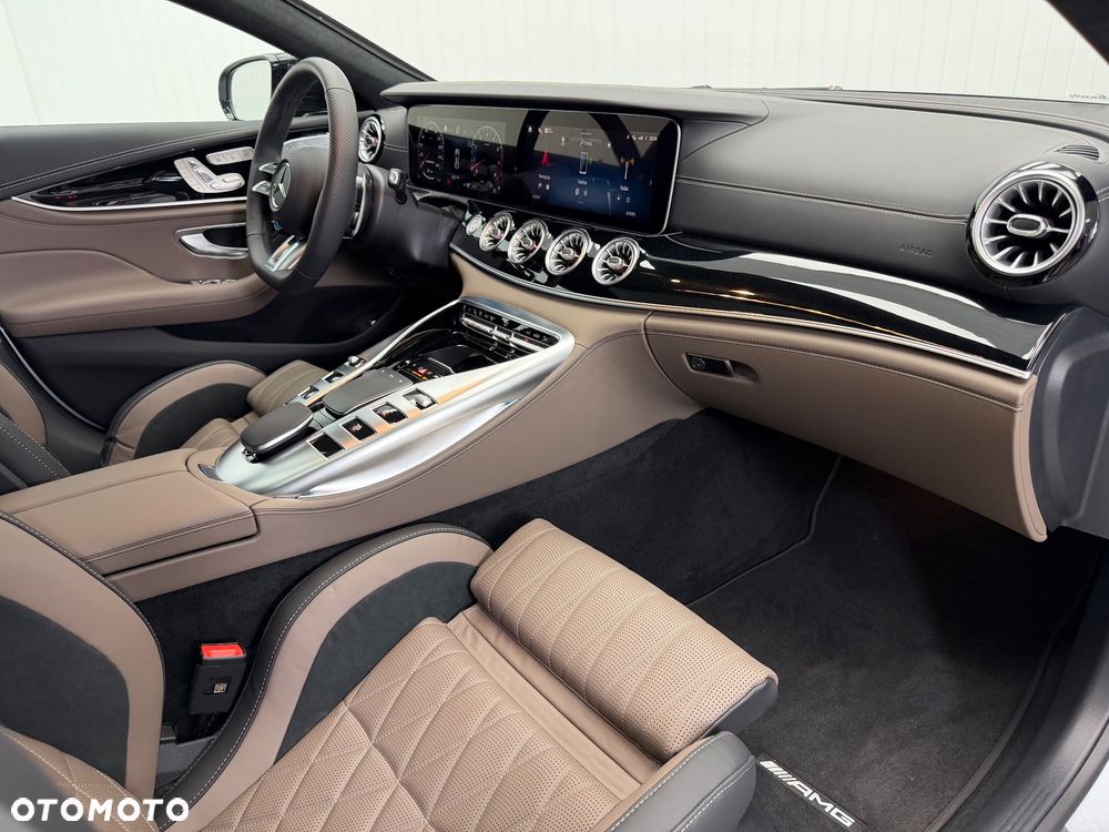 Mercedes-Benz AMG GT 43 4-Matic+ - 33