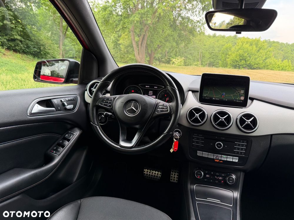 Mercedes-Benz Klasa B 180 7G-DCT UrbanStyle Edition - 19
