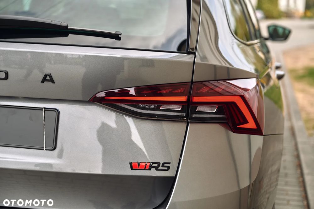 Skoda Octavia 2.0 TSI DSG RS Plus - 21