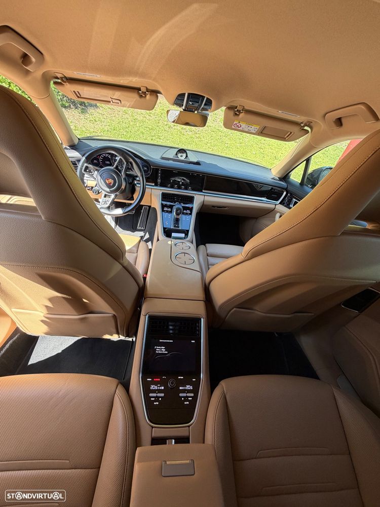 Porsche Panamera 4 S - 11