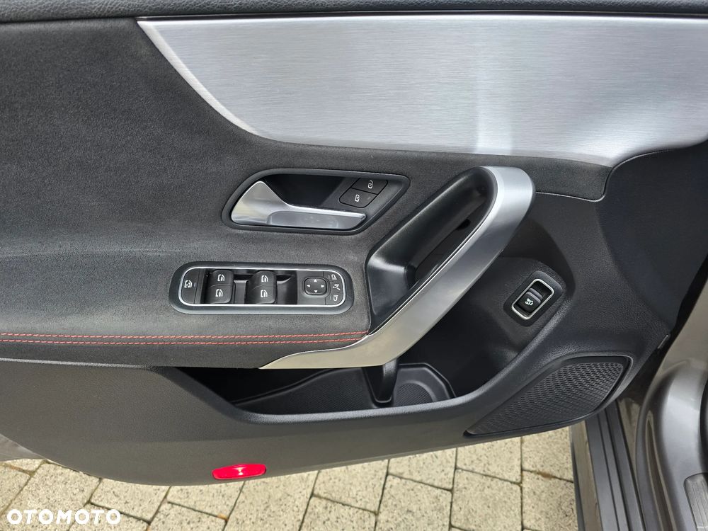 Mercedes-Benz CLA 220 7G-DCT AMG Line - 21