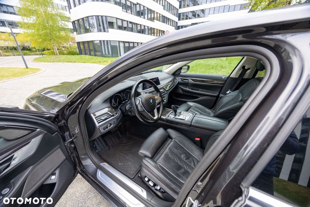 BMW Seria 7 730d xDrive - 17
