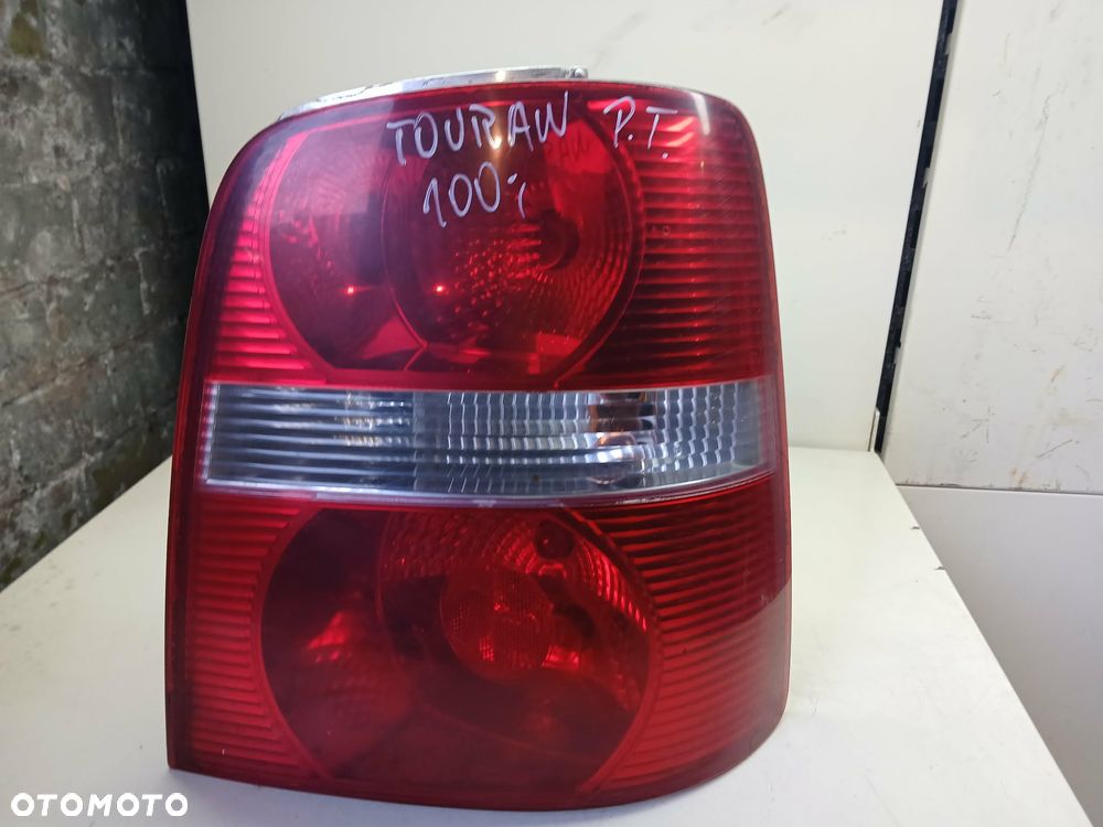 Volkswagen Touran lampa tylna lewa - 1