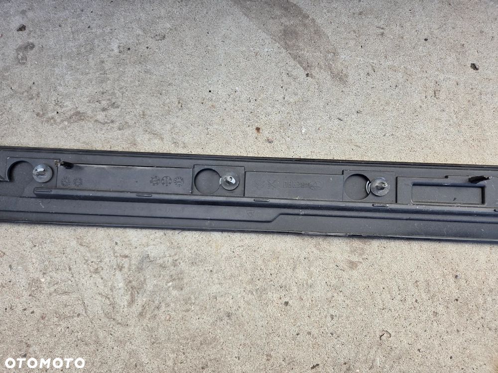 Listwa osłona maskująca prowadnice lewa strona  Peugeot Expert III Proace III Jumpy III - 9