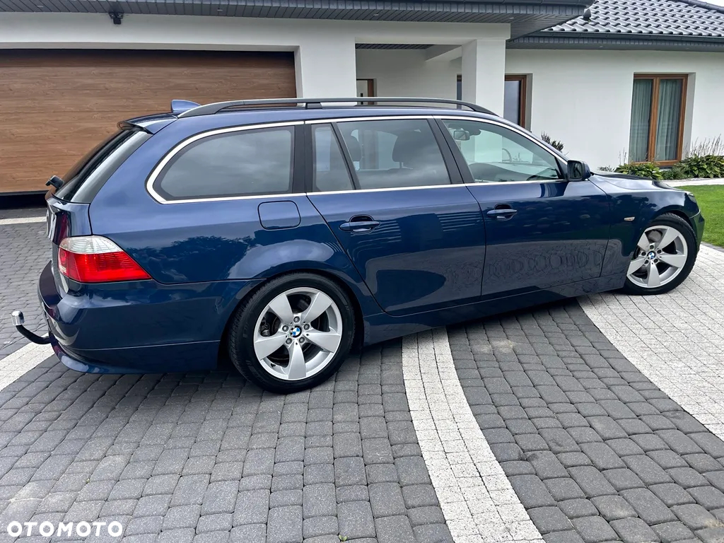 BMW Seria 5 525d Touring - 8