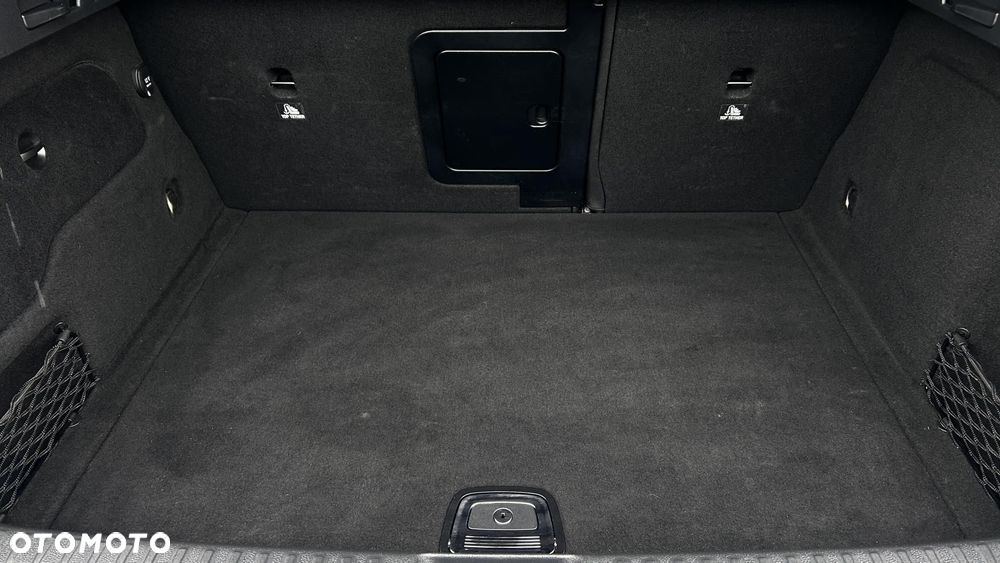 Mercedes-Benz GLA - 30