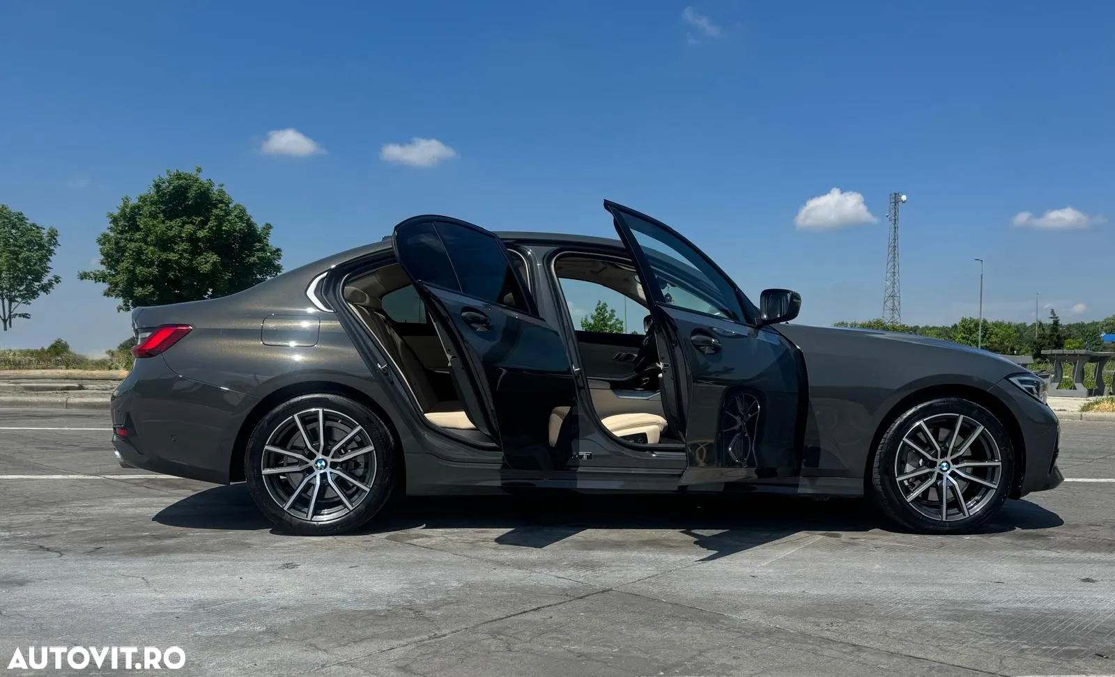 BMW Seria 3 330i xDrive AT - 9