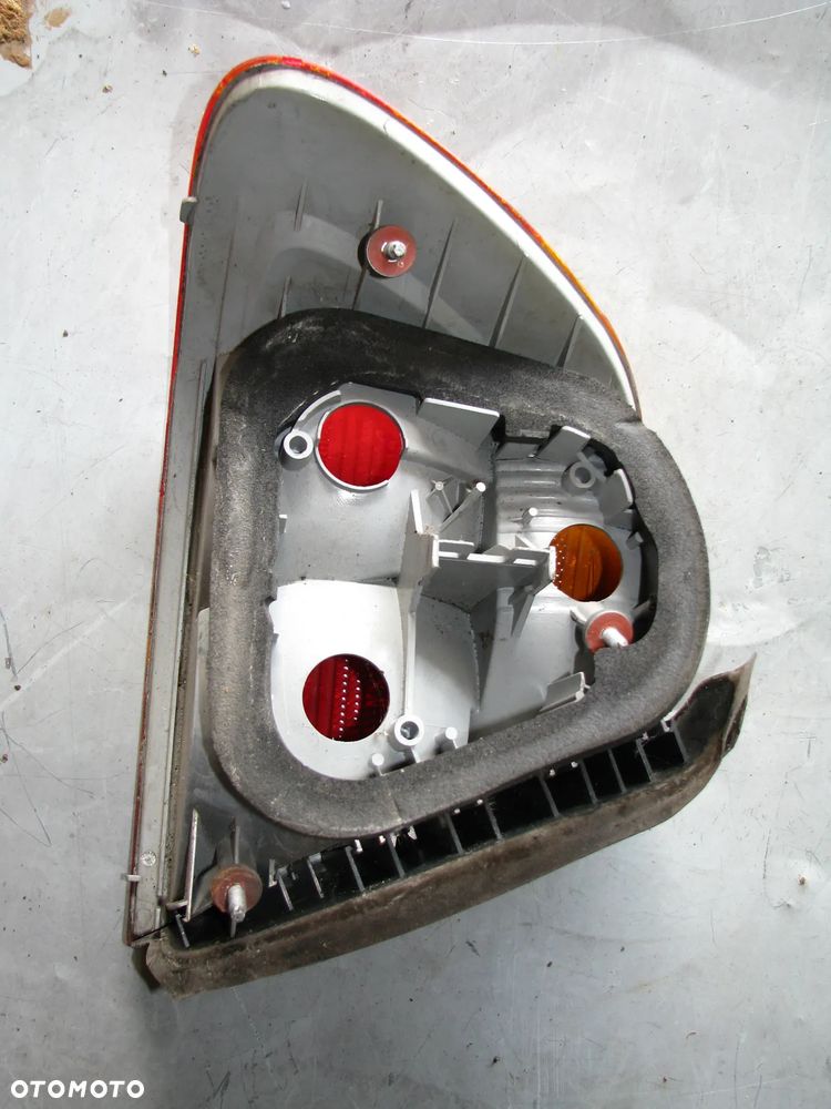 BMW E46 LAMPA PRAWY TYŁ SEDAN - 5
