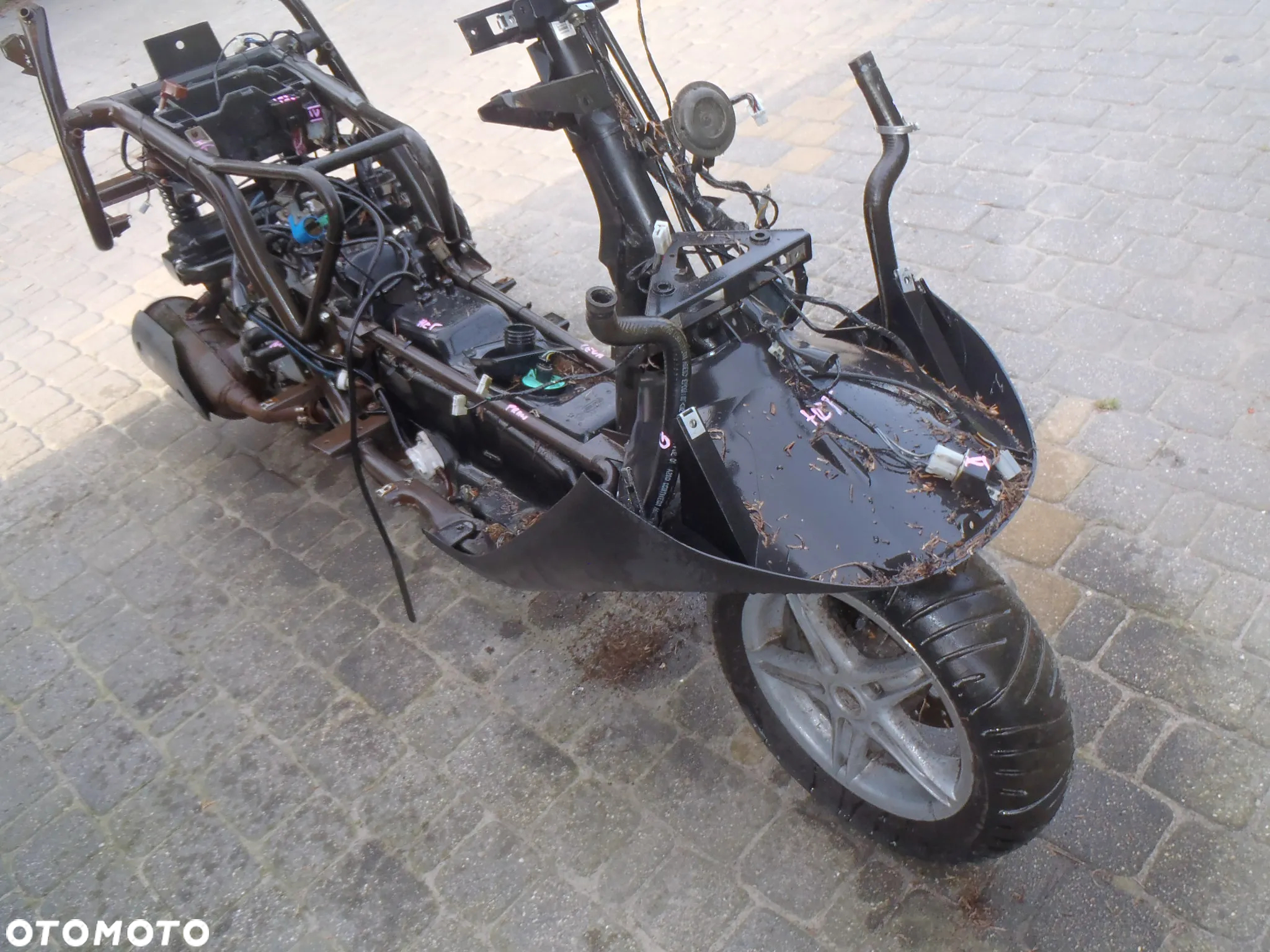 felga koło opona piaggio hexagon Posiadam prawie wszystkie części do tego modelu - 19
