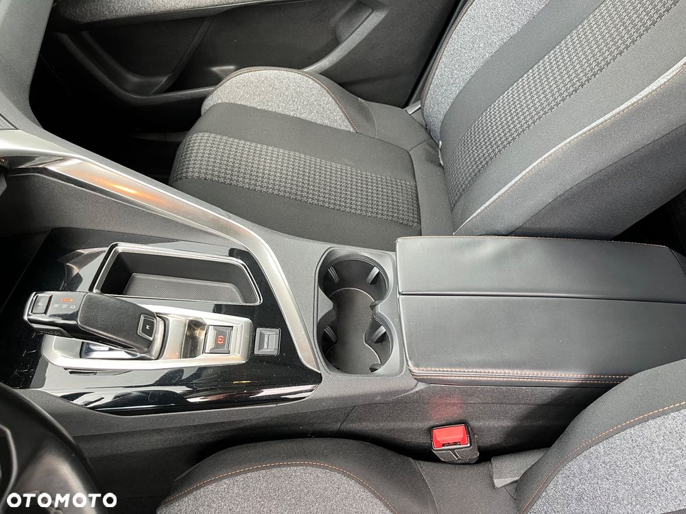 Peugeot 3008 BlueHDi 130 Stop & Start EAT8 Active Business-Paket - 27