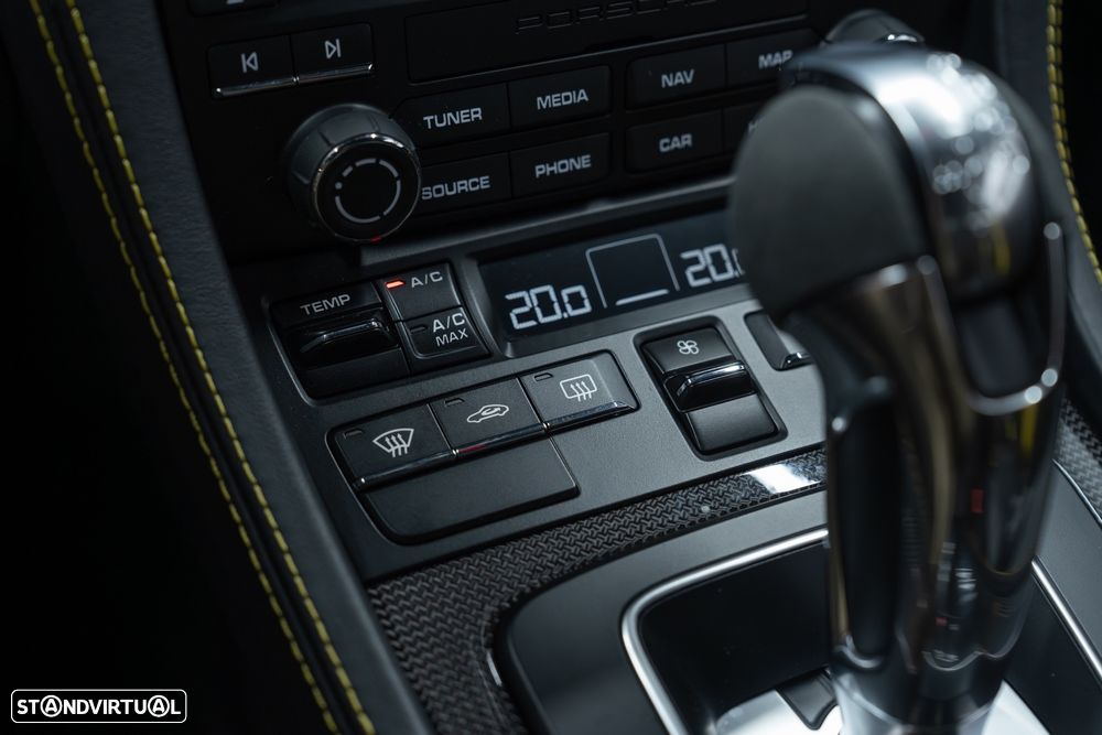 Porsche 718 Cayman GT4 PDK - 38