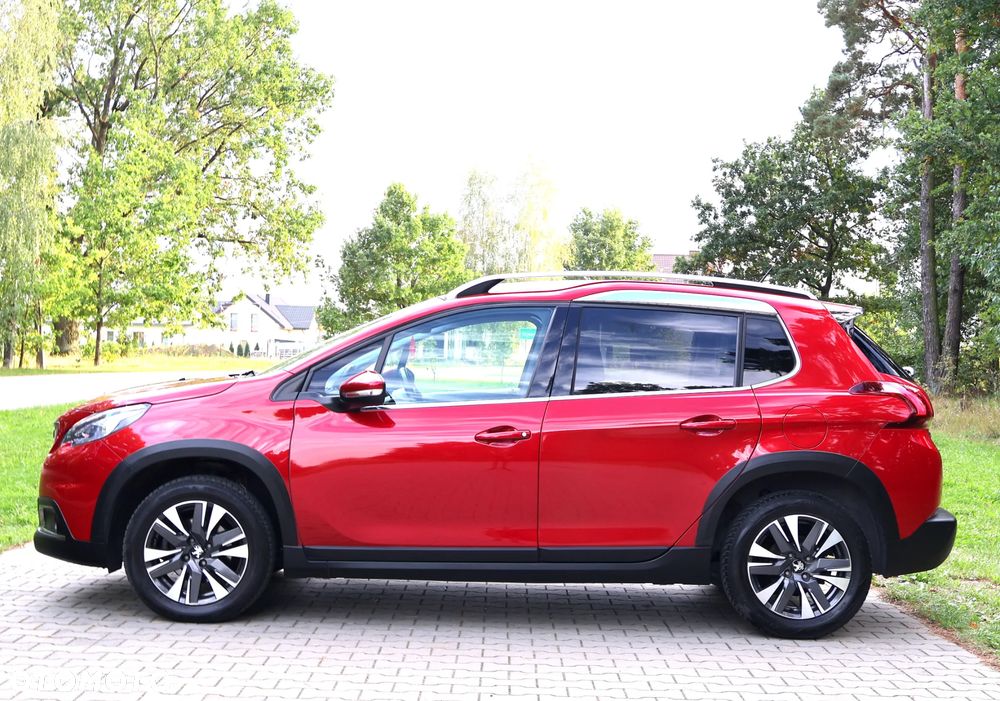 Peugeot 2008 1.2 Pure Tech Allure S&S - 18