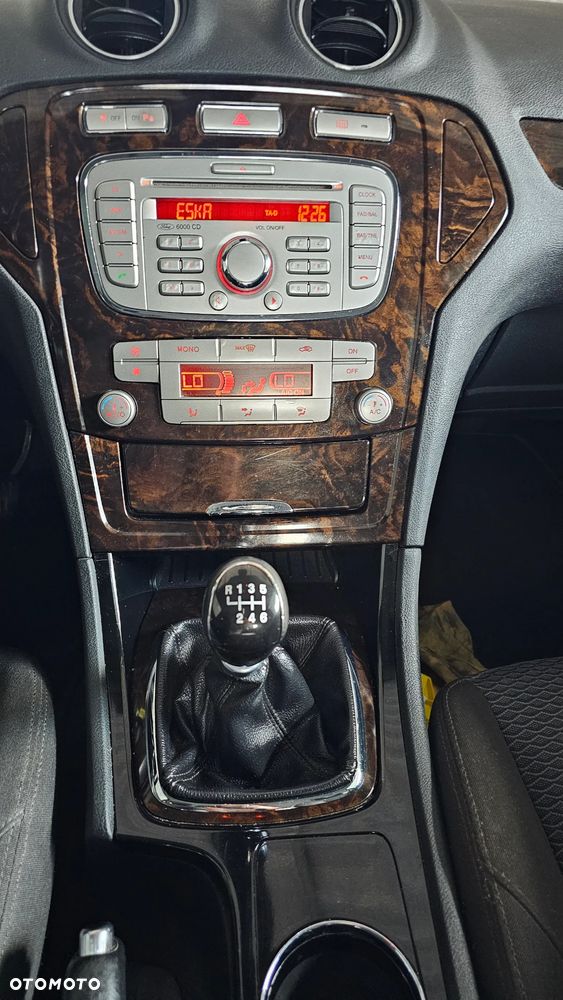 Ford Mondeo 1.8 TDCi Ghia - 11