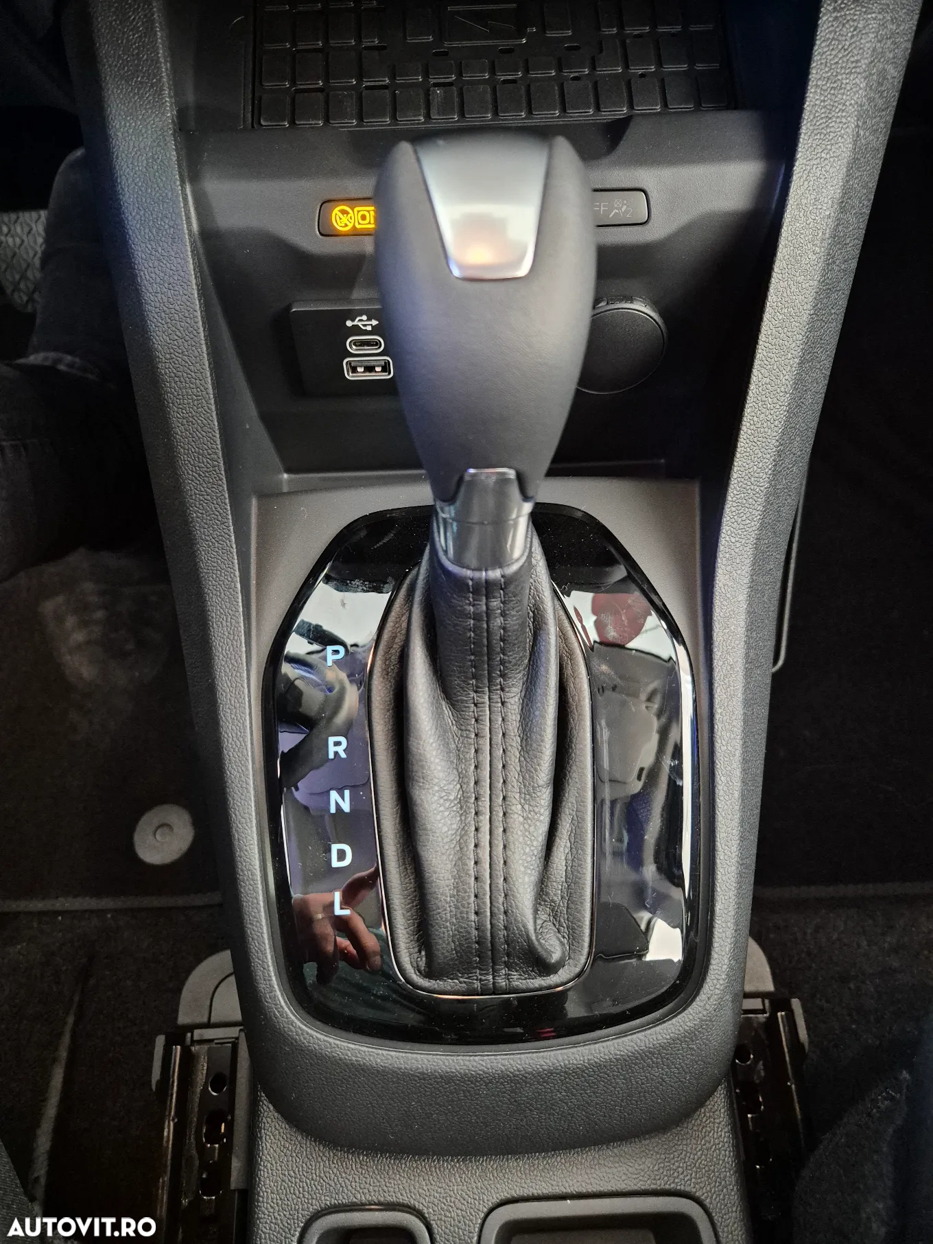 Ford Tourneo Courier 1.0 EcoBoost Titanium - 12