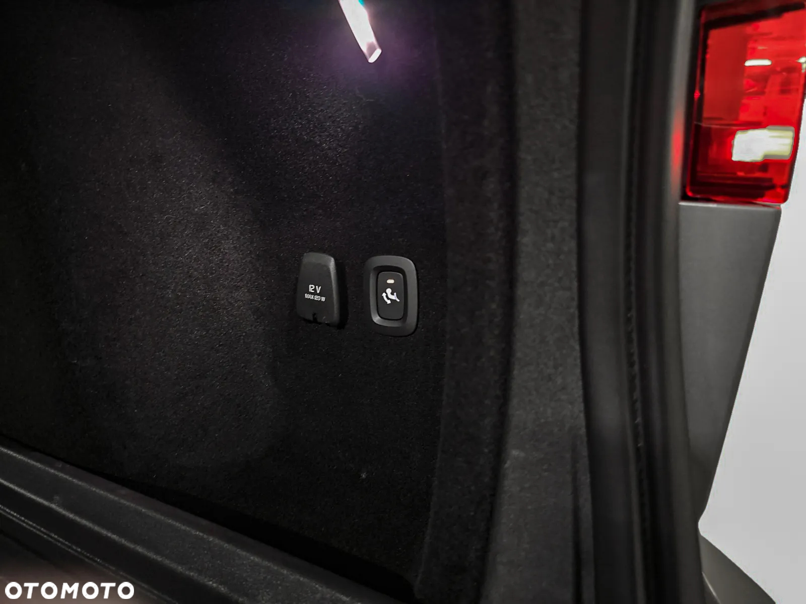 Volvo V60 B4 D Plus Dark - 9