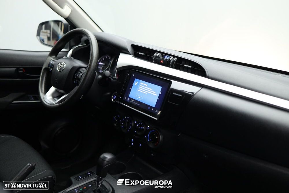 Toyota Hilux 2.4 D-4D 4WD CD CH Aut. - 24