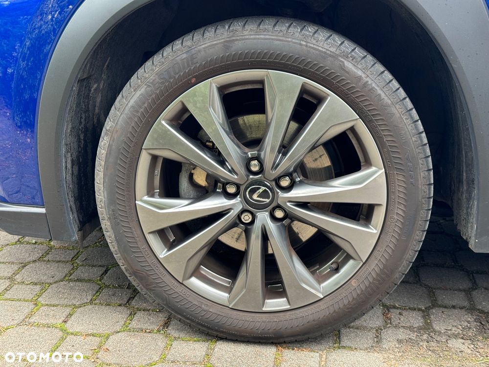 Lexus UX - 27