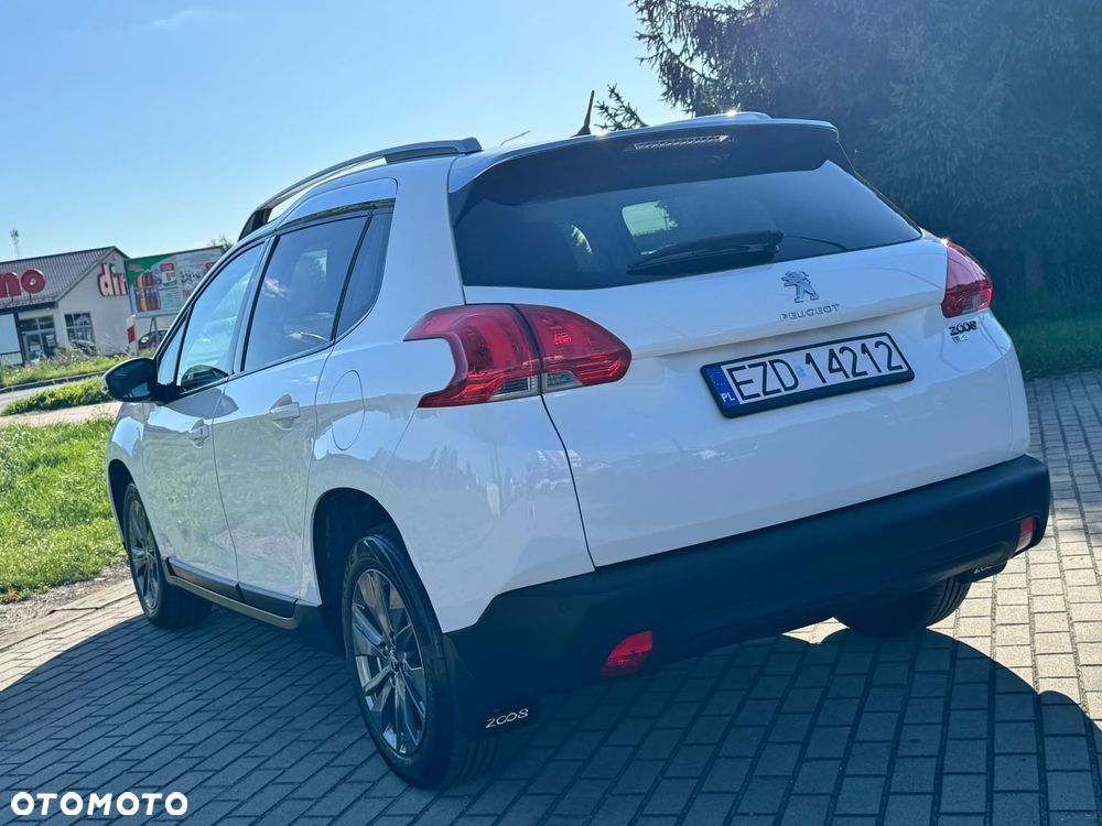 Peugeot 2008 1.6 e-HDi Style S&S - 4