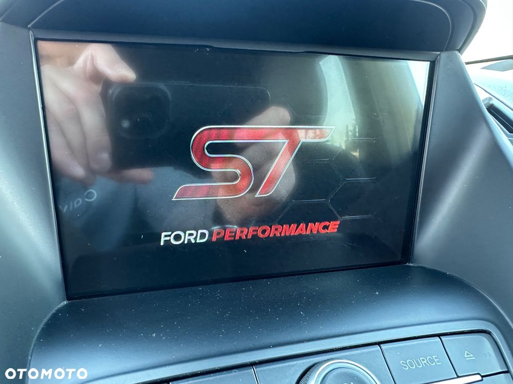 Ford Kuga 1.5 EcoBoost 2x4 ST-Line - 21