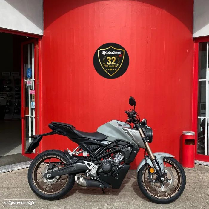 Honda CB 125R - 4