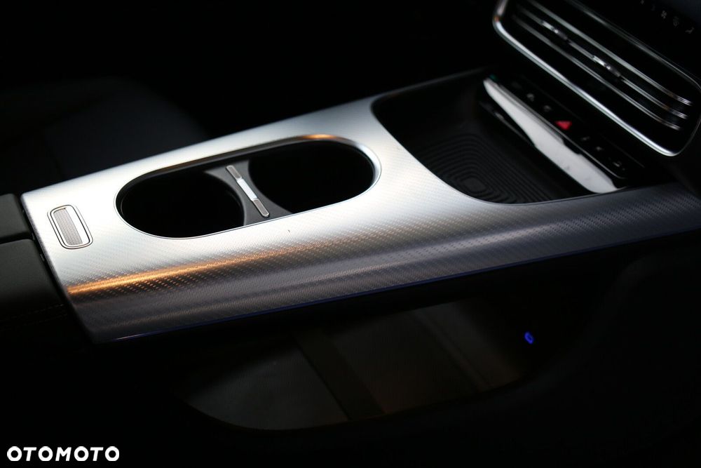 Mercedes-Benz CLA - 21
