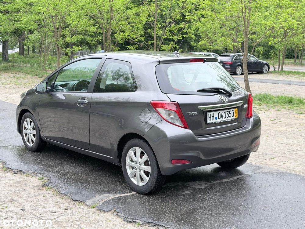 Toyota Yaris 1.33 Premium - 3