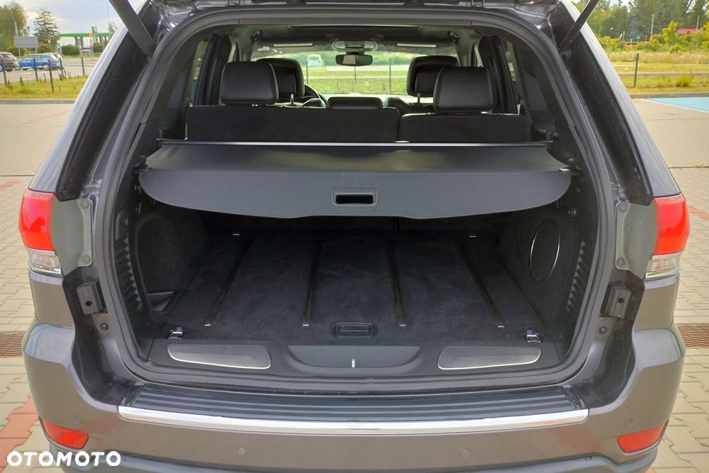 Jeep Grand Cherokee - 24