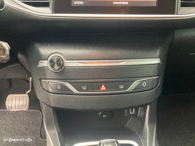 Peugeot 308 SW 1.5 BlueHDi Style EAT8 - 26