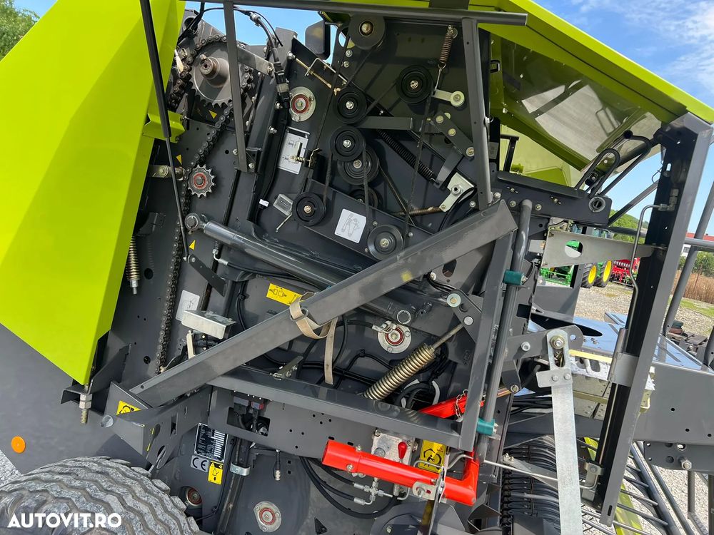 Claas Rollant 350 - 7