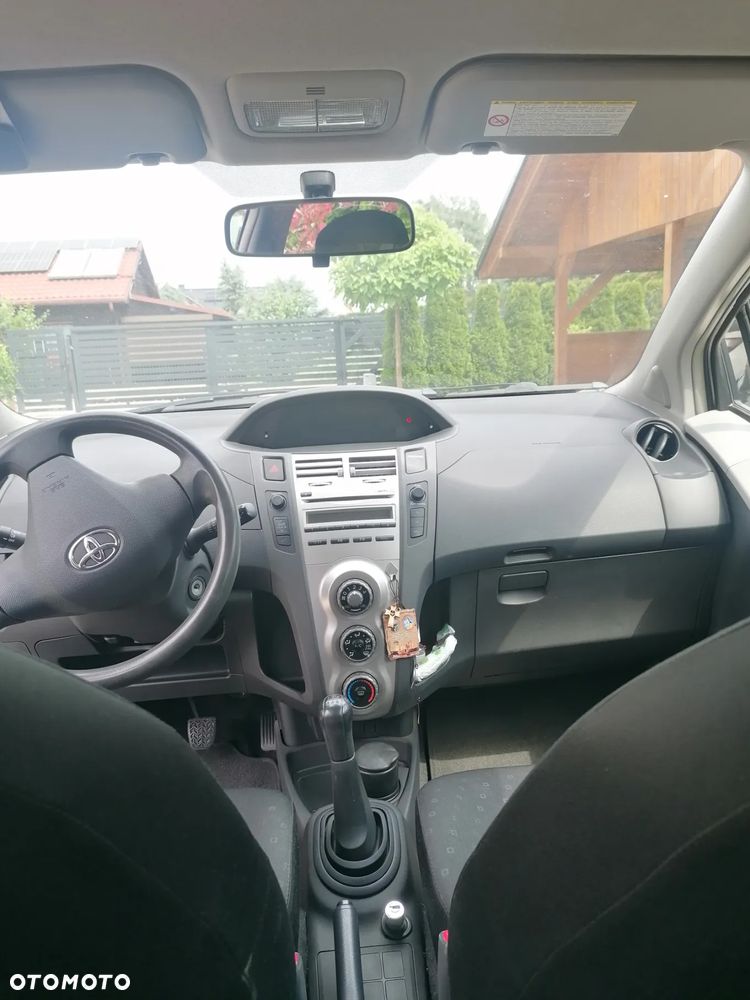 Toyota Yaris - 28