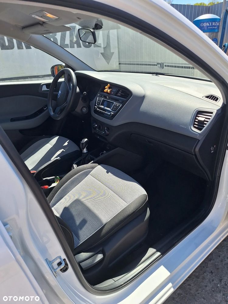 Hyundai i20 1.1 CRDi Classic + - 8