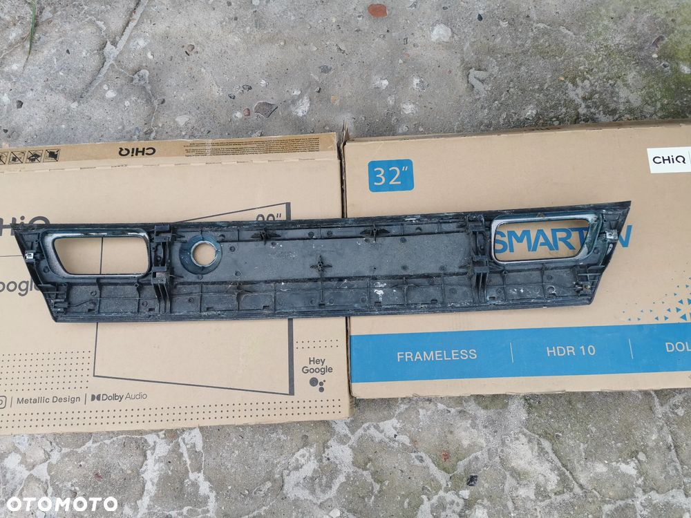 Mazda 323 F 323F Blenda klapy bagażnika listwa - 7