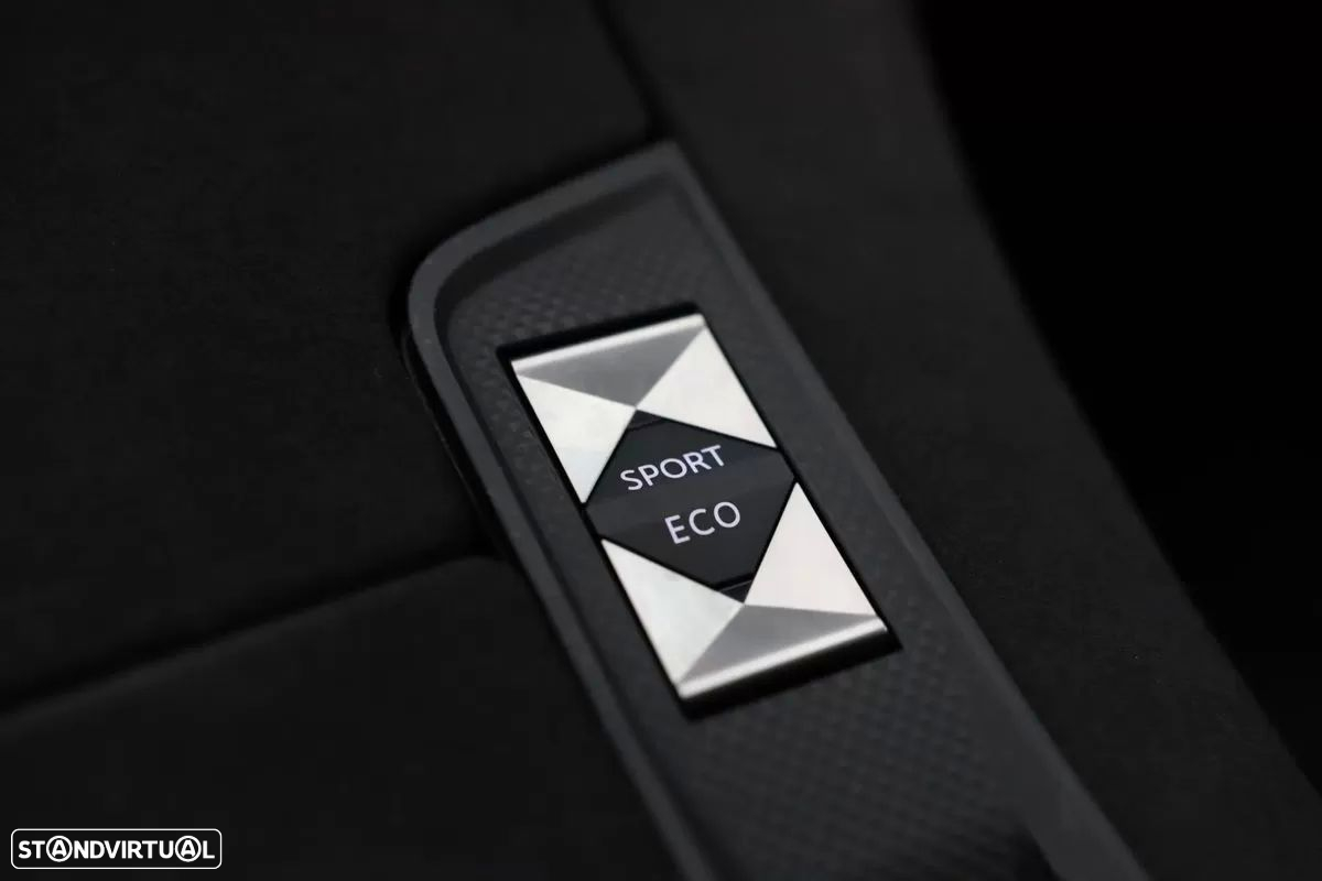 DS DS7 Crossback 1.5 BlueHDi Performance Line EAT8 - 14